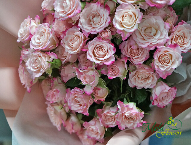 Bouquet of spray roses "Pink Symphony" photo